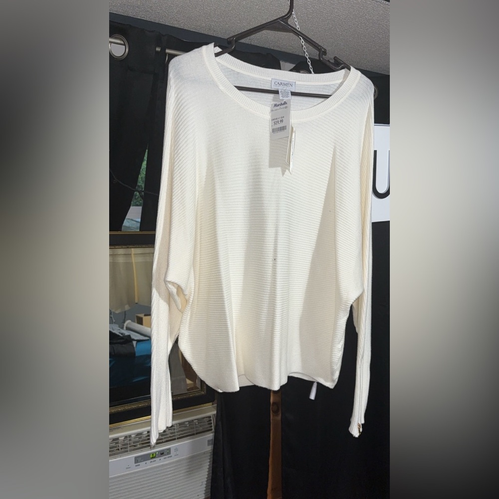 Long sleeve sweater